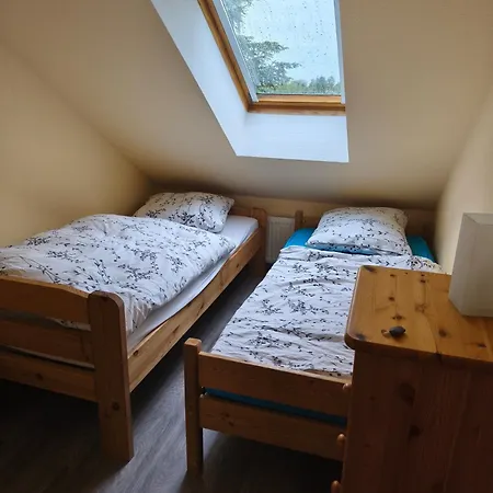 Gemuetliche, Ruhige Dachwohnung In Fuer Bis Zu 4 Personen *