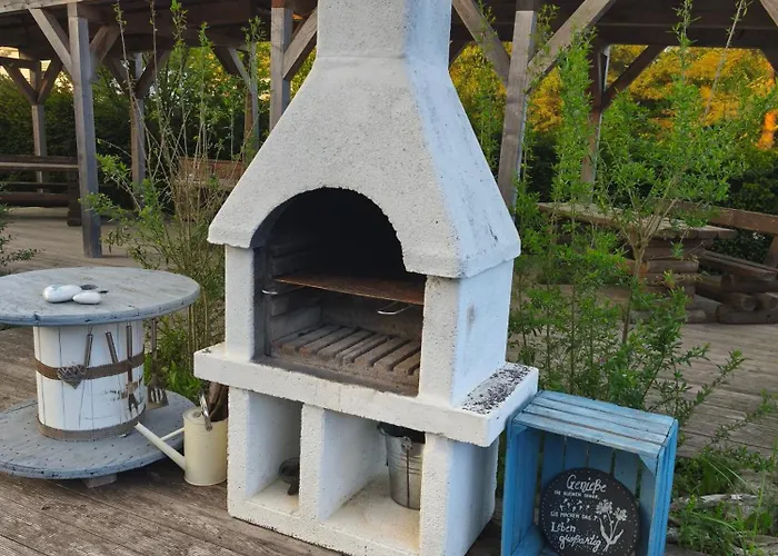 Gemuetliche, Ruhige Dachwohnung In Fuer Bis Zu 4 Personen דירה