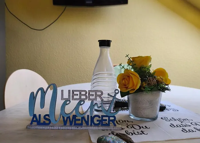 Gemuetliche, Ruhige Dachwohnung In Fuer Bis Zu 4 Personen דירה *